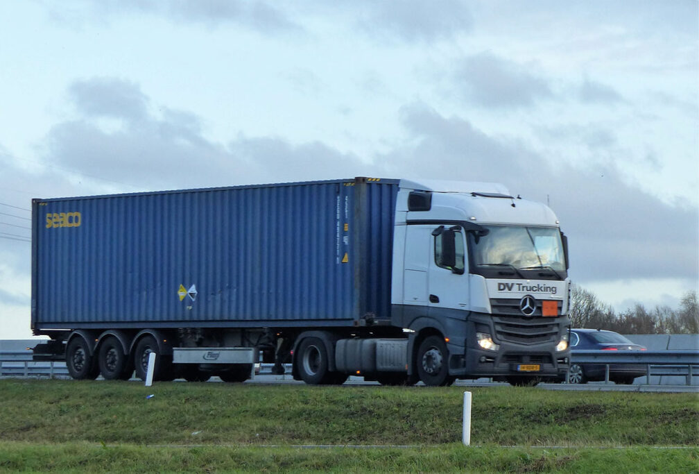 D V Trucking