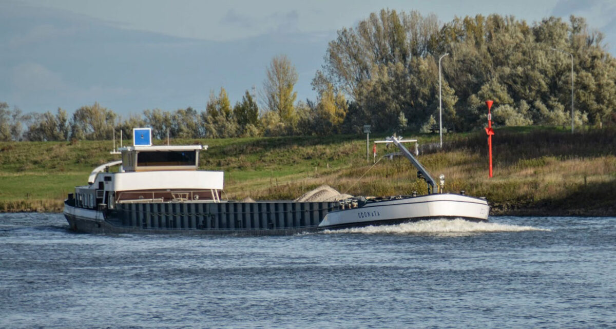 Scheepvaart op het Pannerdensch kanaal
