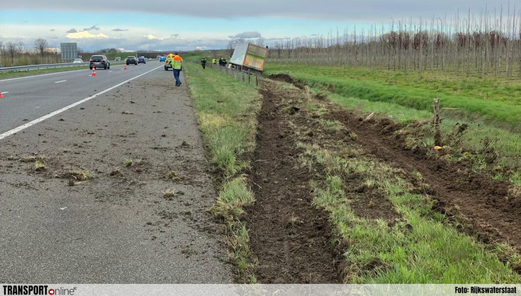 A73 vrachtwagen van de weg