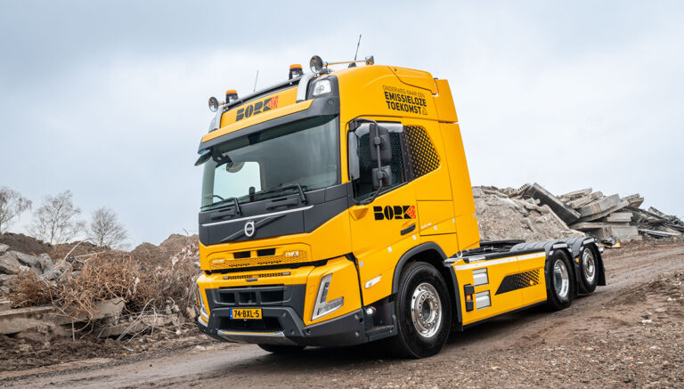 Multifunctionele Volvo FMX Electric trekker-portaalwagen voor Bork Groep