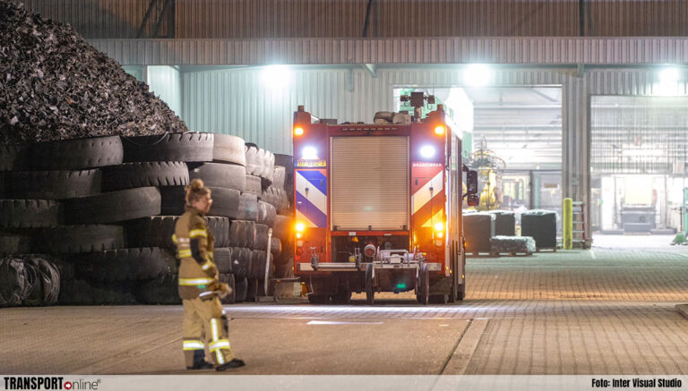 Gewonden door brand bij autobandenrecyclingbedrijf Granuband in Amsterdam [+foto]