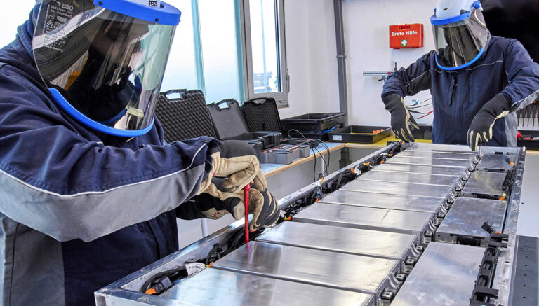 MAN opent groot aantal accu-reparatiecentra in Europa