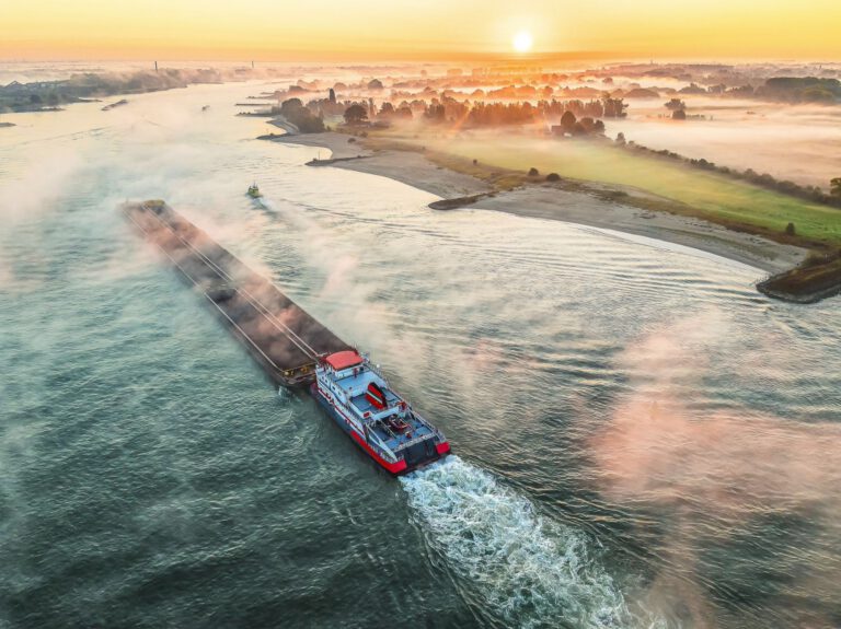 thyssenkrupp Veerhaven plant de klimaatvriendelijke duwboot van de toekomst