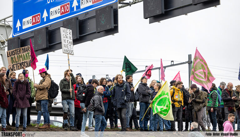 Politie arresteert klimaatactivisten bij demonstratiepoging A10