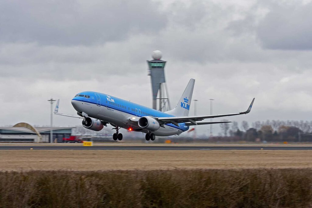 KLM PH-BXU (MSN 33028)