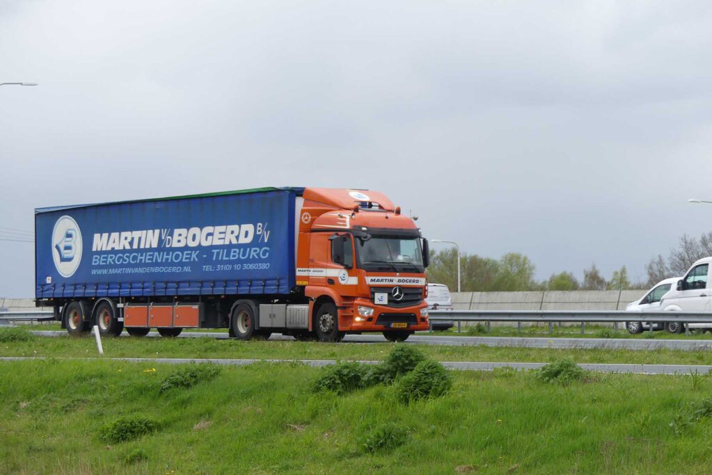 MARTIN v/d BOGERT