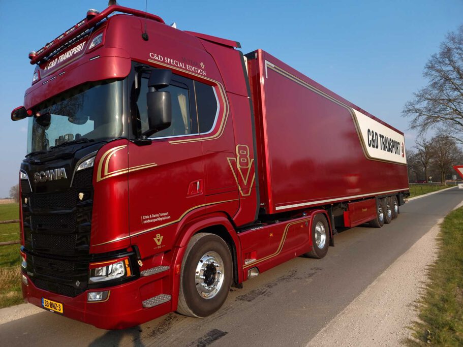 Chris & Danny transport Chris & Danny transport