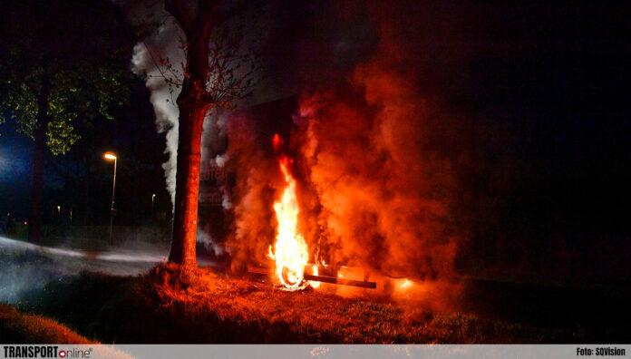 Vrachtwagen aanhanger in brand