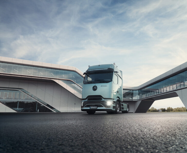 De nieuwe Actros L van Mercedes-Benz Trucks met futuristische ProCabin