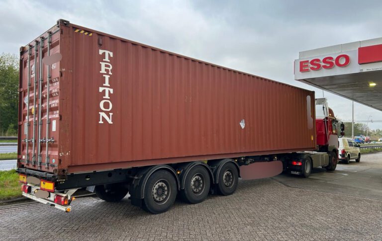 Twee chauffeurs van hetzelfde bedrijf vervoeren lithium-ion batterijen niet volgens de regels en vereisten [+foto]