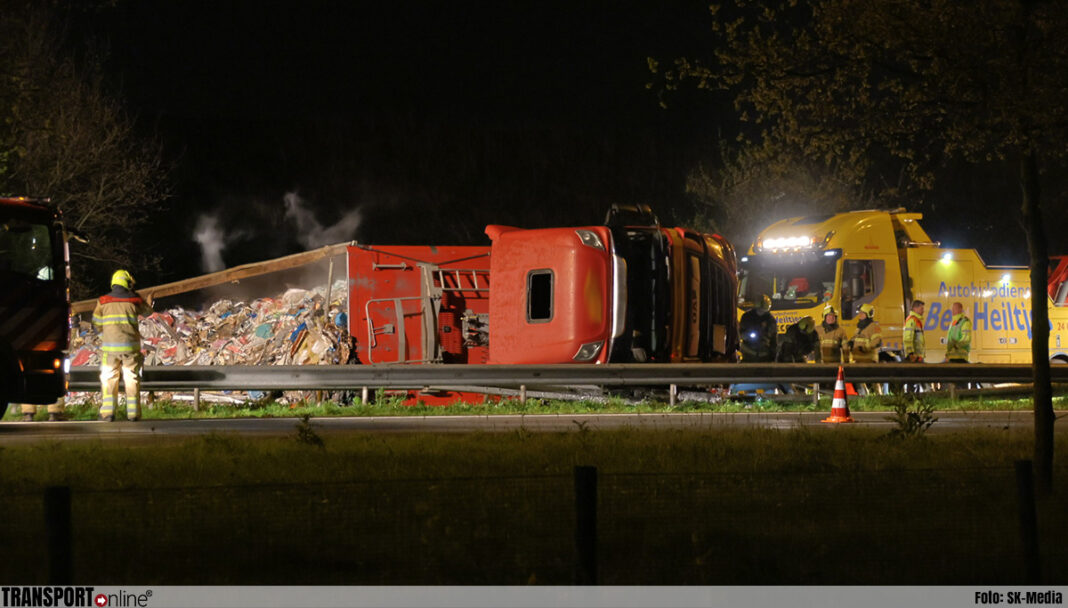 Gekantelde vrachtwagen