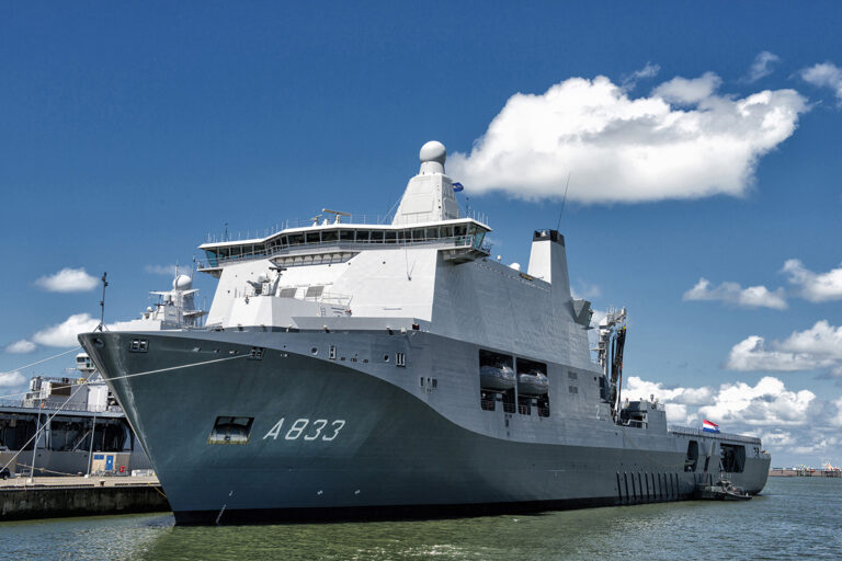 Zr.Ms. Karel Doorman vertrekt voor missie naar de Rode Zee