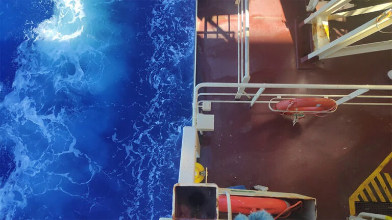 Medewerkers van Maersk maakten systeem om zoet water van de schepen van Maersk naar havens te brengen