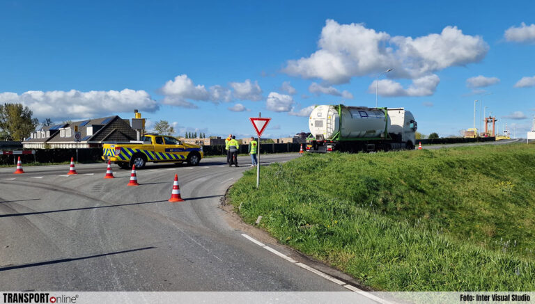 N514 spekglad nadat vrachtwagen cacaoboter verliest [+foto’s]