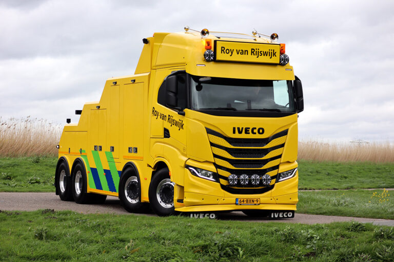 IVECO X-WAY bergingstruck voor Roy van Rijswijk