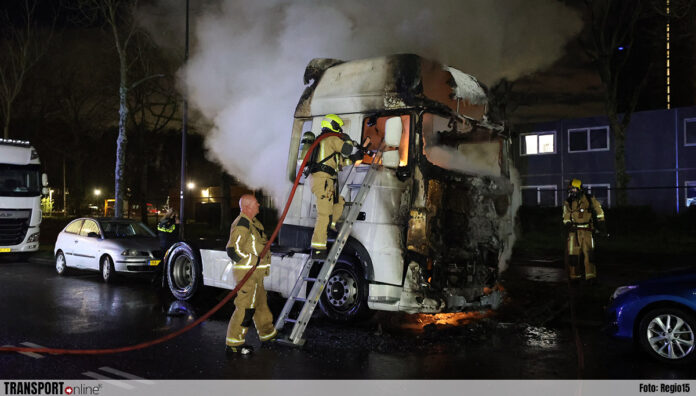 brand, vrachtwagen, Rijswijk