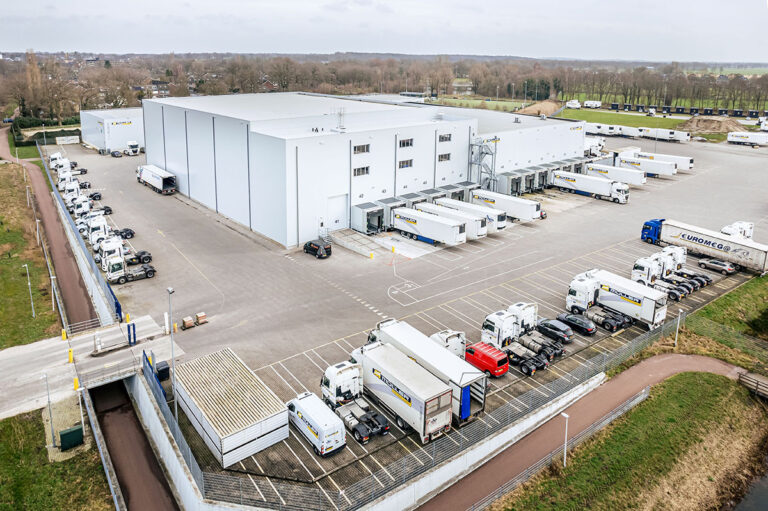 Müller Fresh Food Logistics neemt 17 meter hoog warehouse in Holten in gebruik