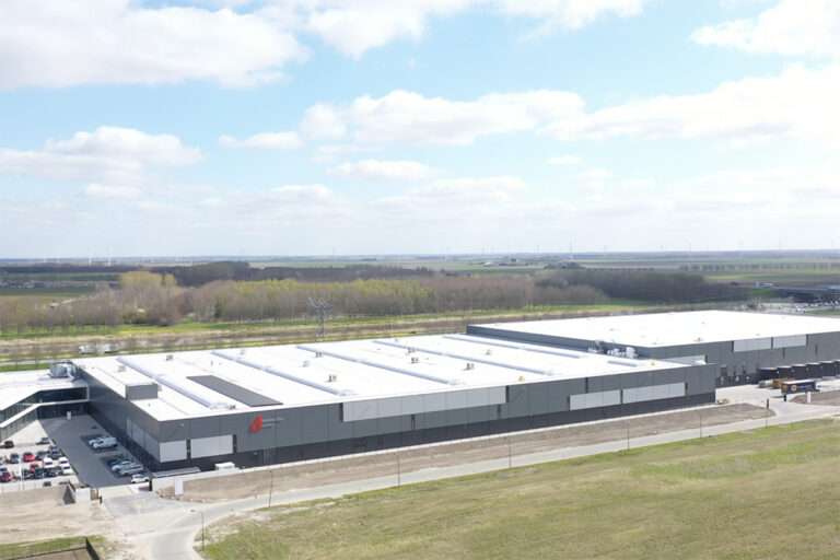 Koning opent nieuwe locatie Aalberts in Almere