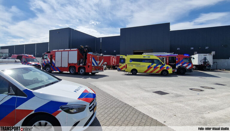 Medewerker ernstig gewond bij bedrijfsongeval in Westzaan [+foto’s]