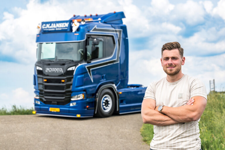 Casper Jansen begint als eigenrijder met Scania Super
