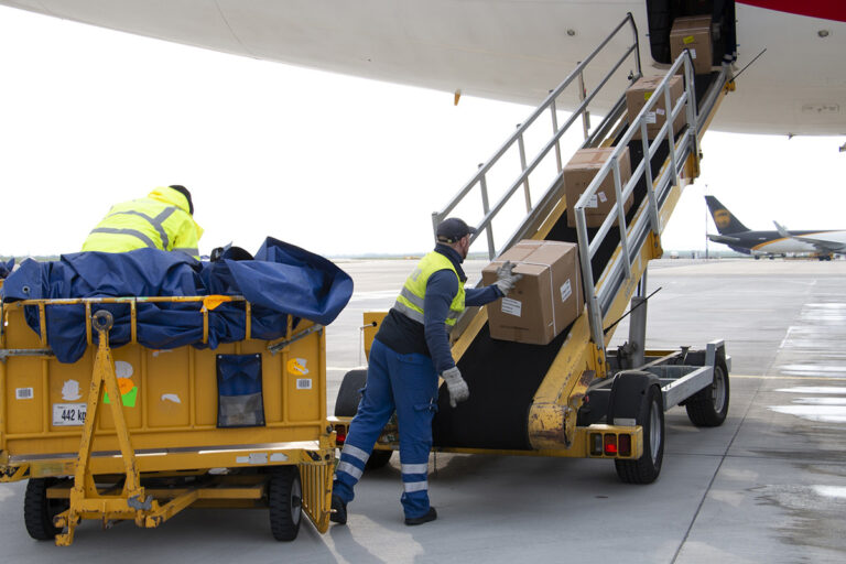 cargo-partner breidt wereldwijde luchtvrachtoplossingen uit vanuit Amsterdam en Brussel