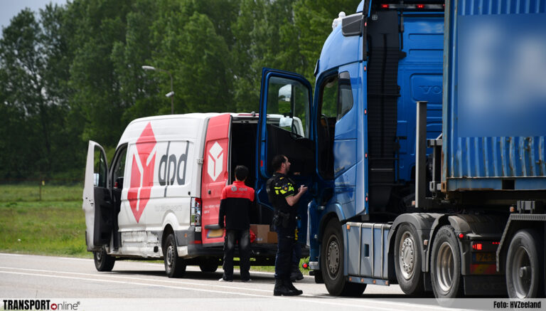 Politie in actie in havengebied Vlissingen na verdachte situatie [+foto]