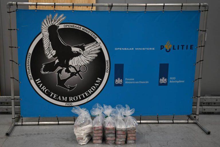 Douane onderschept 100 kilo cocaïne in Rotterdamse haven [+foto’s]