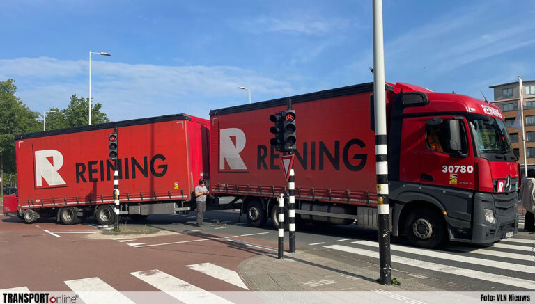 Enorme verkeershinder door vrachtwagen met pech in Amsterdam [+foto]