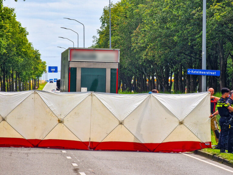 Motorrijder om het leven gekomen na aanrijding met vrachtwagen in Lelystad