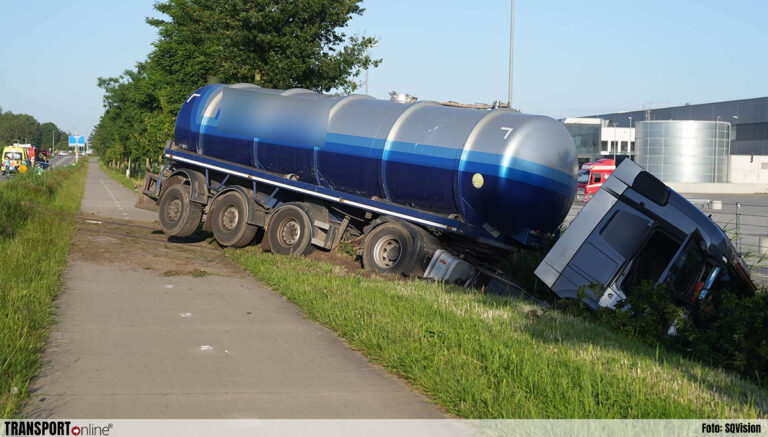 Aanrijding auto en vrachtwagen op N564 [+foto]