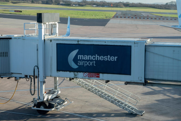 Vliegveld Manchester schrapt vluchten door stroomstoring