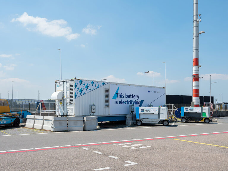 Test met superbatterij op Schiphol: wereldwijde primeur op luchthaven