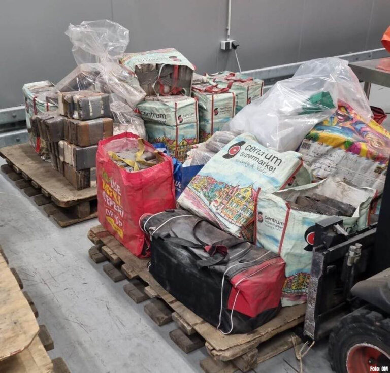 543 kilo cocaïne aangetroffen in container met schroot