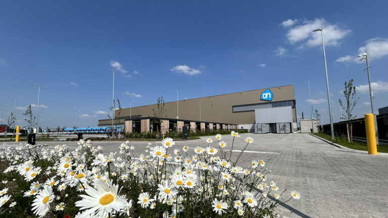 Albert Heijn opent nieuw gemechaniseerd Home Shop Center in Zwolle