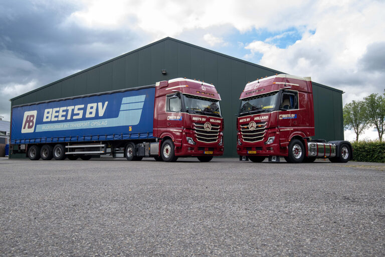 Beets BV uit Wijdewormer schaft twee nieuwe Actrossen aan