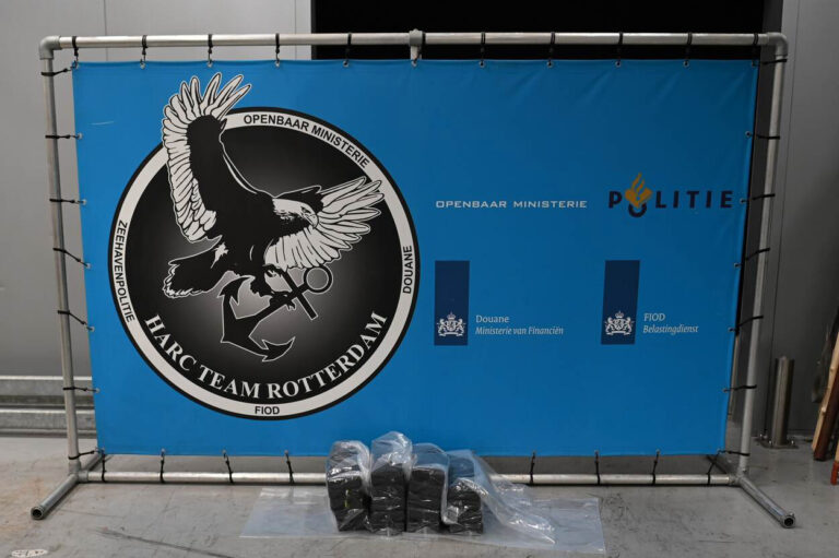 38 blokken cocaïne ontdekt in koelcontainer met planten