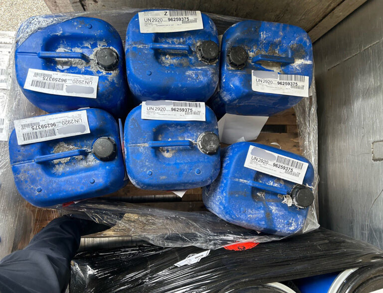 Veel mis met lading afval tijdens ILT-controle [+foto’s]