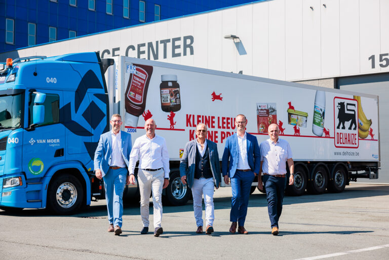 Delhaize en Van Moer Logistics verlengen transportcontract