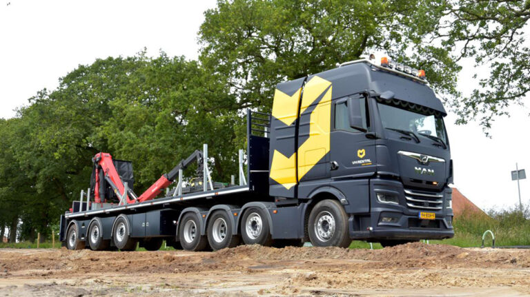 KWB Rijplatentrailer met Epsilon kraan voor VM Rental