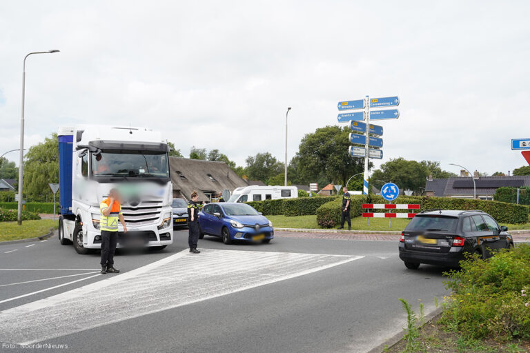 Flinke verkeersoverlast op rotonde N371 door vrachtwagen met pech [+foto]