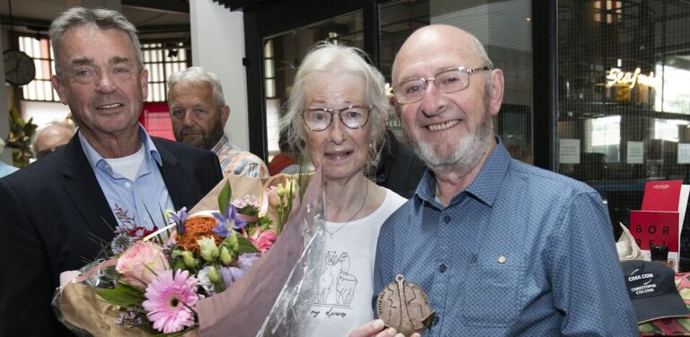 Havenbedrijf Rotterdam onderscheidt Cees de Keijzer met Sleepanker