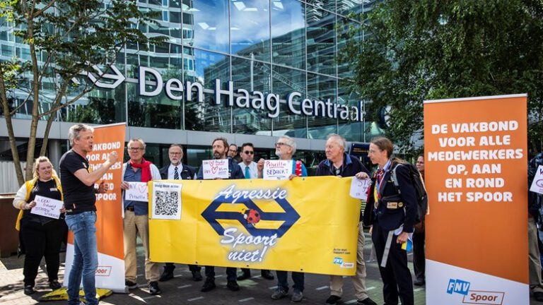 Groot applaus voor conducteur die wandeltocht tegen agressie loopt