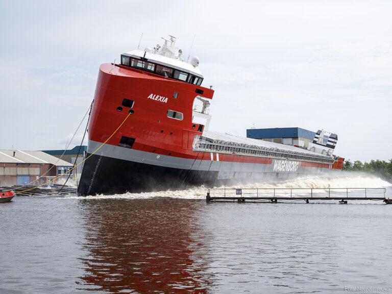 MV Alexia te water gelaten bij Koninklijke Niestern Sander