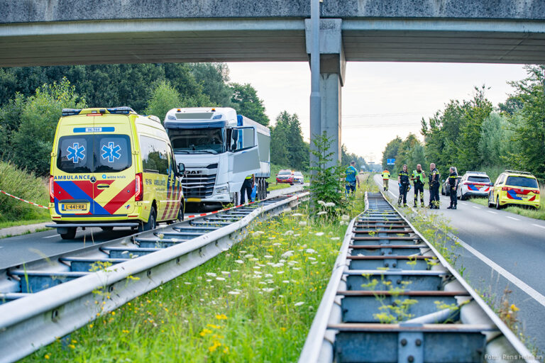Voetganger overleden na aanrijding met vrachtwagen op N314 [+foto]