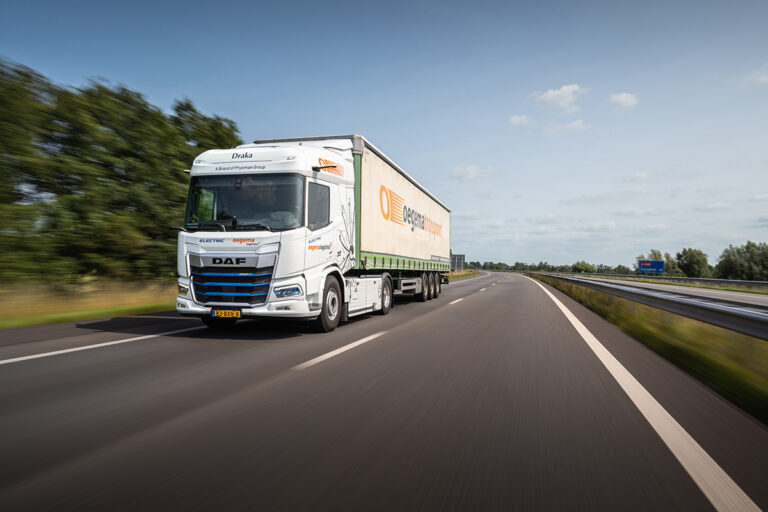 DAF levert eerste elektrische trucks van nieuwe generatie af aan Oegema, E. van Wijk en Cornelissen