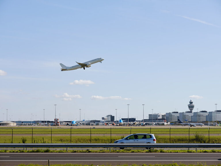 Luchtvracht iets gedaald, passagiers gestegen in juli op Schiphol
