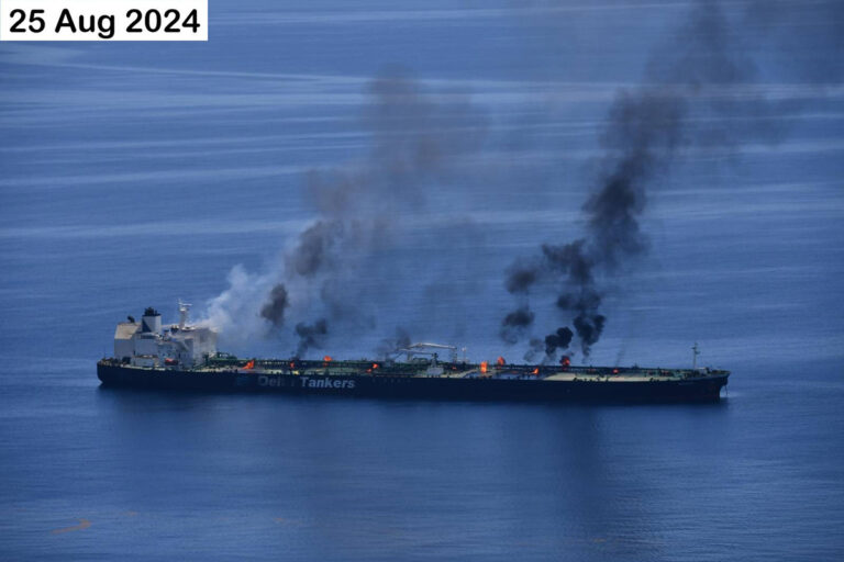 Tanker met 150.000 ton olie na aanval al drie dagen in brand [+foto’s]