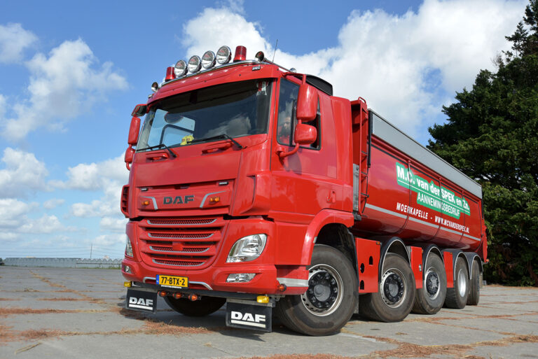DAF CF 10×3 voor M.C. Van der Spek Materieel B.V.