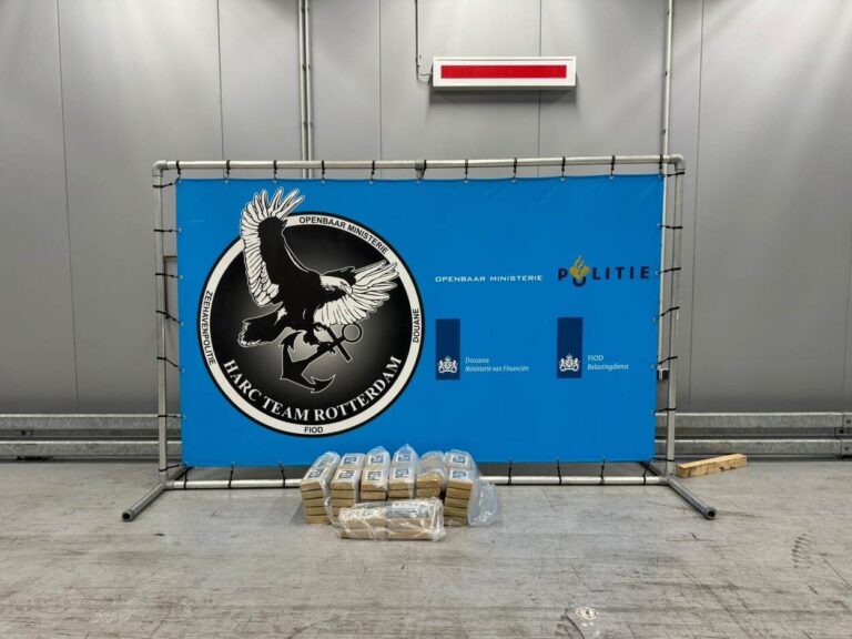 Twee partijen cocaïne onderschept in Rotterdamse haven