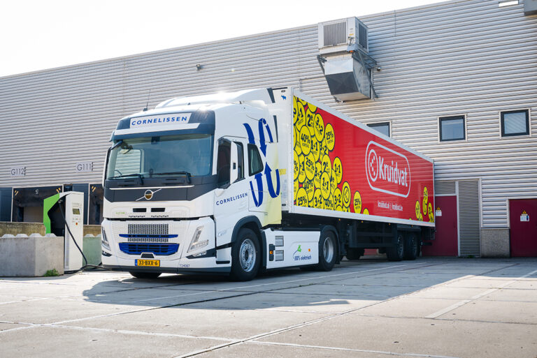 AS Watson en Cornelissen Transport zetten eerste elektrische vrachtwagen voor Kruidvat in